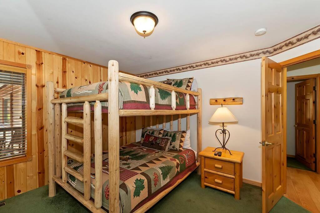 Teakwood - 3-Br Spa, Fire Pit, Quiet, Ac, Centrally Located Villa Big Bear Lake Exterior photo
