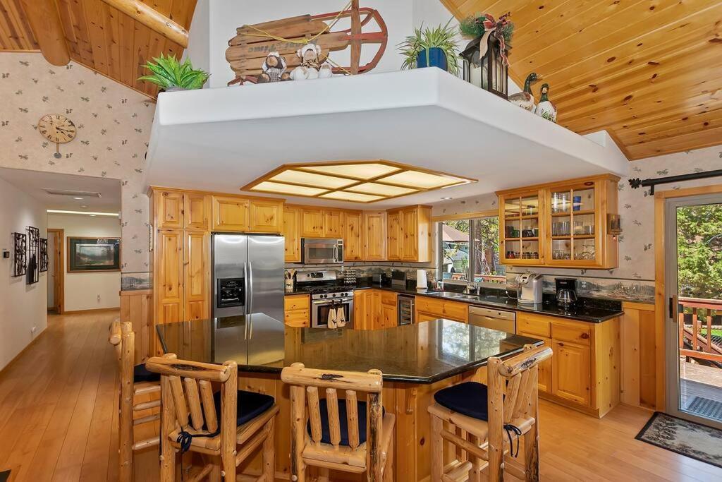 Teakwood - 3-Br Spa, Fire Pit, Quiet, Ac, Centrally Located Villa Big Bear Lake Exterior photo