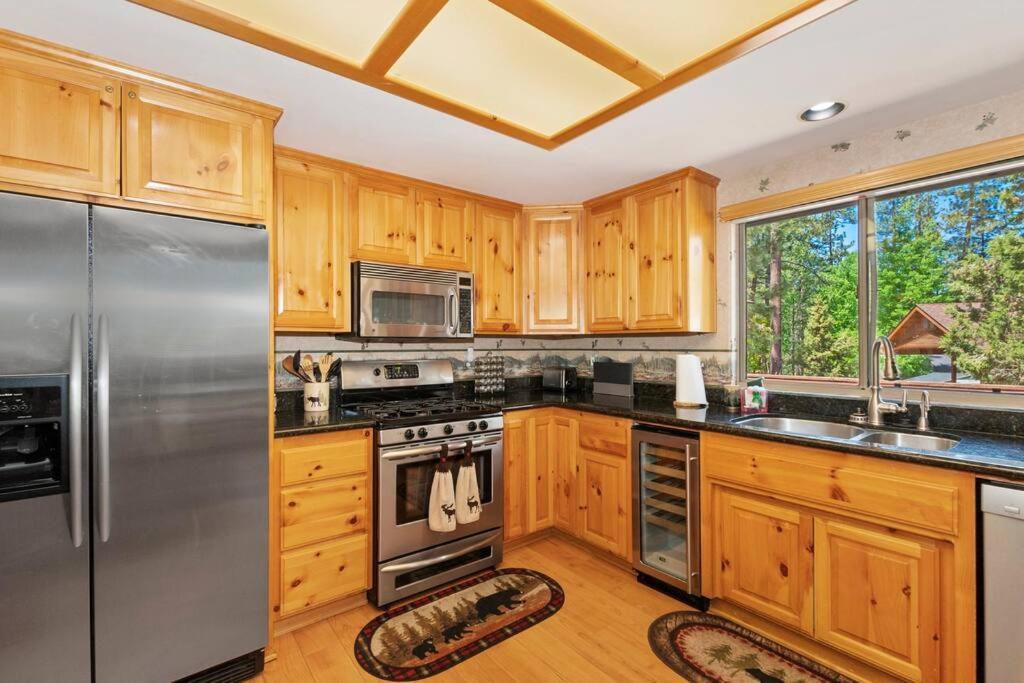 Teakwood - 3-Br Spa, Fire Pit, Quiet, Ac, Centrally Located Villa Big Bear Lake Exterior photo