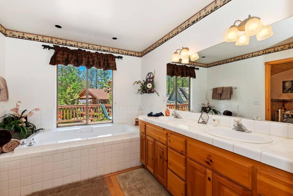 Teakwood - 3-Br Spa, Fire Pit, Quiet, Ac, Centrally Located Villa Big Bear Lake Exterior photo