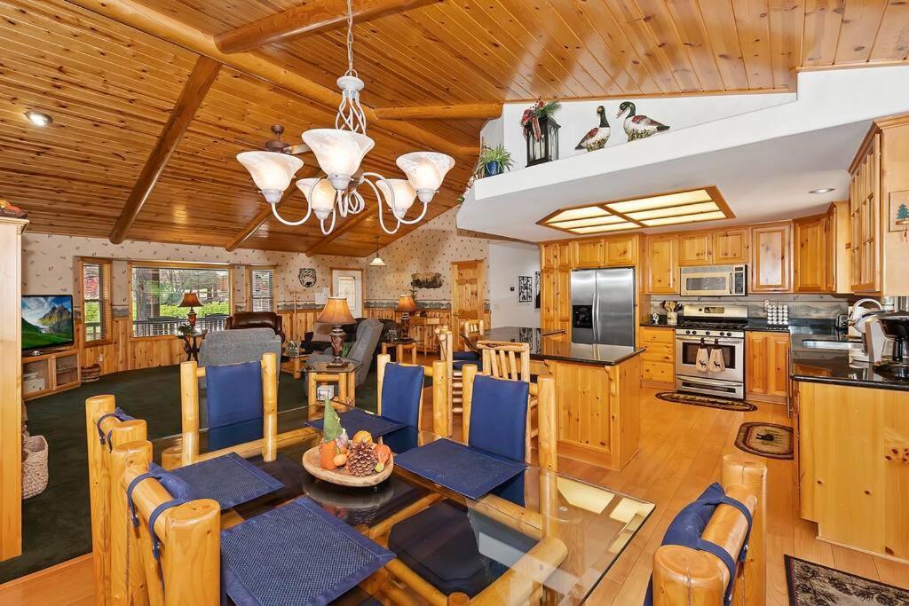Teakwood - 3-Br Spa, Fire Pit, Quiet, Ac, Centrally Located Villa Big Bear Lake Exterior photo