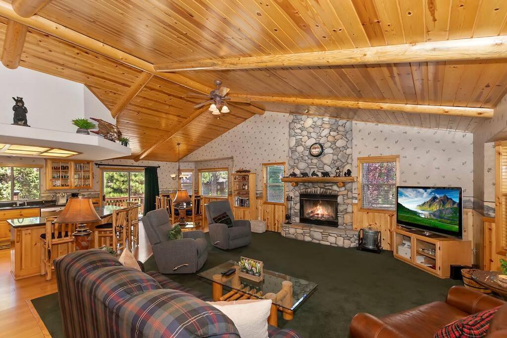 Teakwood - 3-Br Spa, Fire Pit, Quiet, Ac, Centrally Located Villa Big Bear Lake Exterior photo
